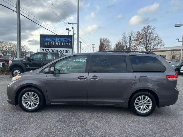 2014 Toyota Sienna XLE