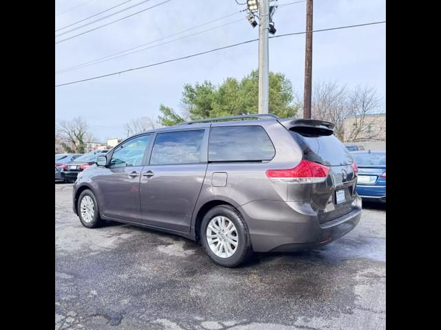 2014 Toyota Sienna XLE