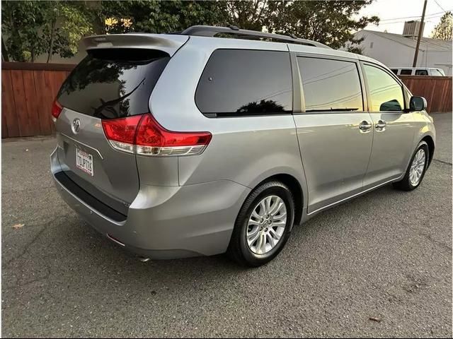 2014 Toyota Sienna XLE