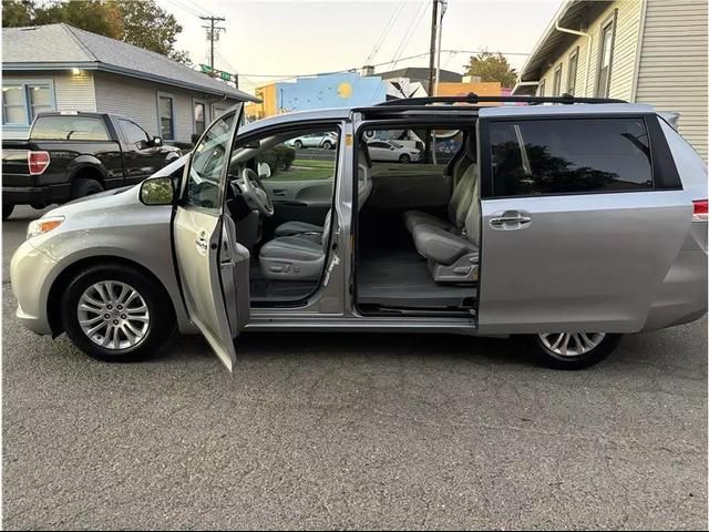 2014 Toyota Sienna XLE