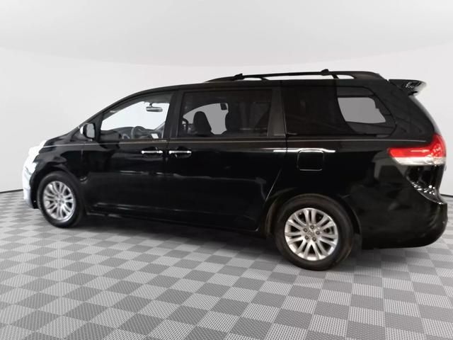 2014 Toyota Sienna XLE