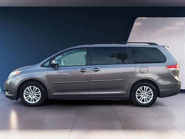 2014 Toyota Sienna XLE