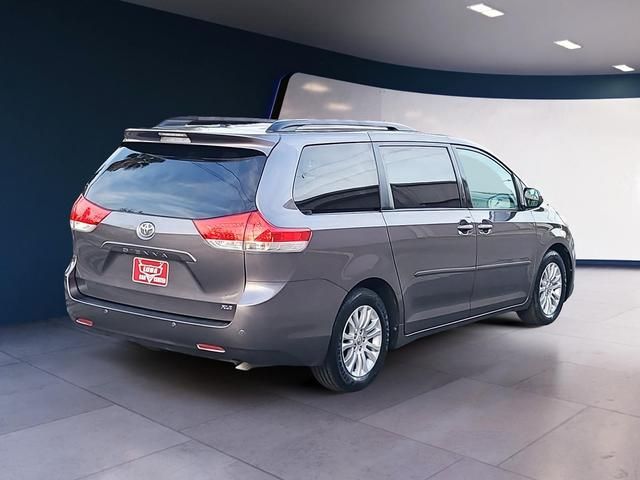 2014 Toyota Sienna XLE