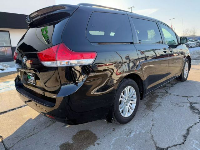 2014 Toyota Sienna XLE