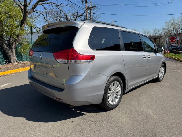2014 Toyota Sienna XLE