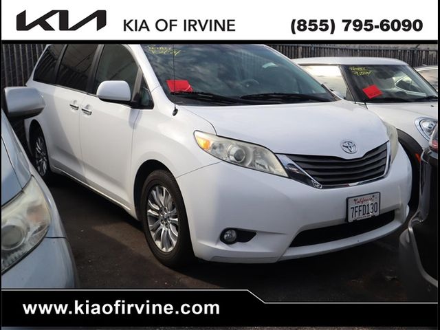 2014 Toyota Sienna XLE Auto Access Seat