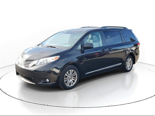 2014 Toyota Sienna XLE Auto Access Seat