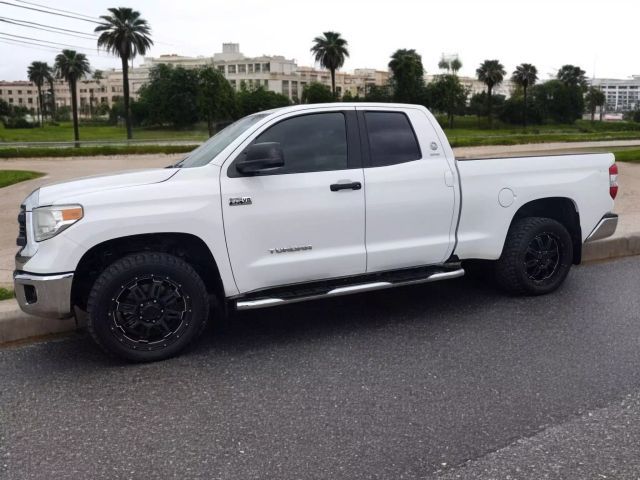 2014 Toyota Tundra SR5
