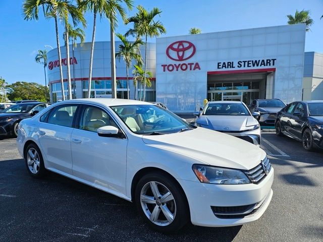 2014 Volkswagen Passat SE