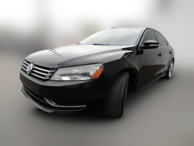 2014 Volkswagen Passat SE Navigation