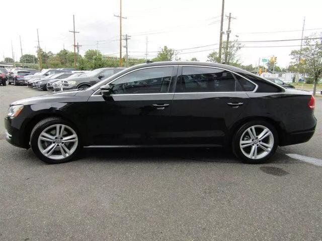 2014 Volkswagen Passat SE Navigation