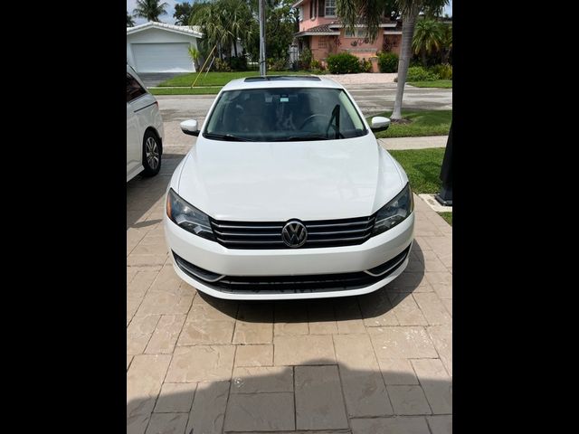 2014 Volkswagen Passat SE