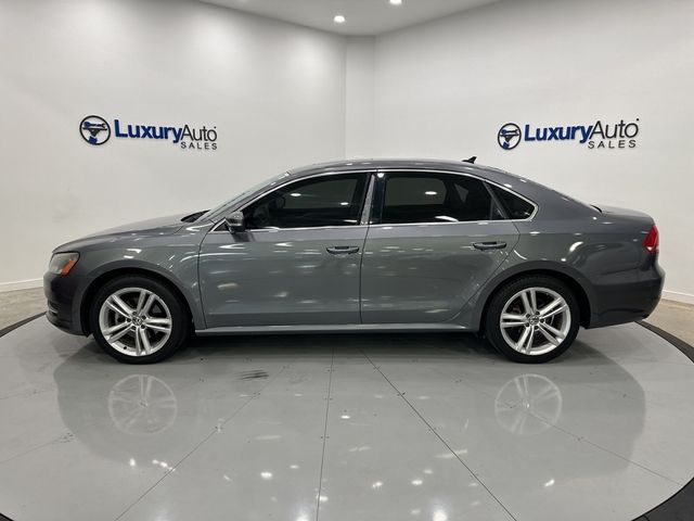 2014 Volkswagen Passat SE Navigation