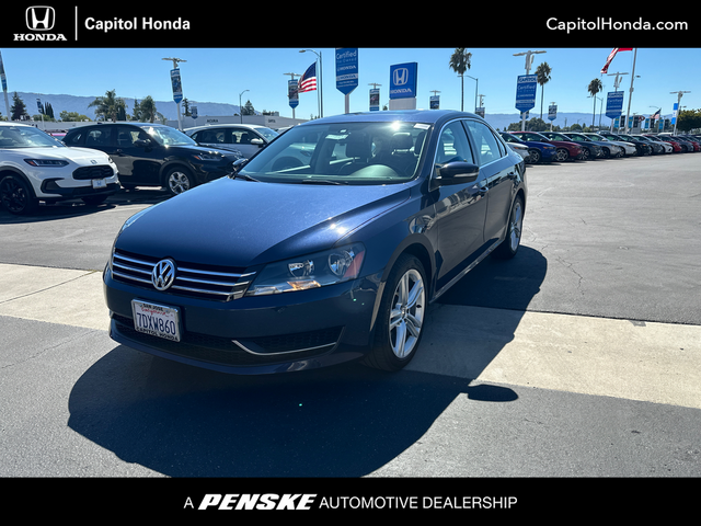 2014 Volkswagen Passat SE Navigation