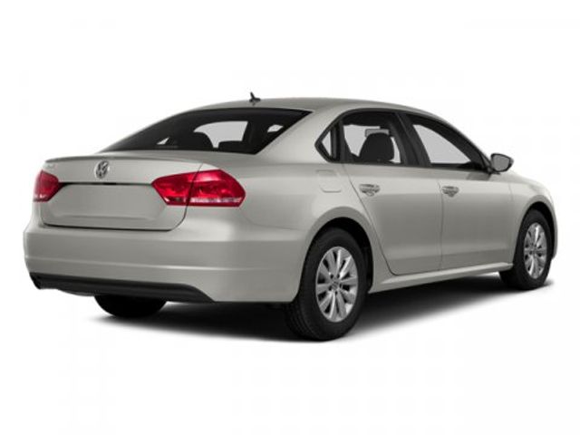 2014 Volkswagen Passat SE Navigation