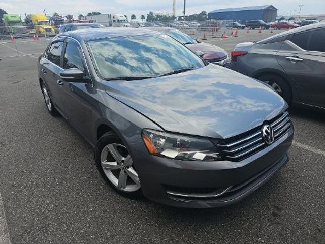 2014 Volkswagen Passat SE