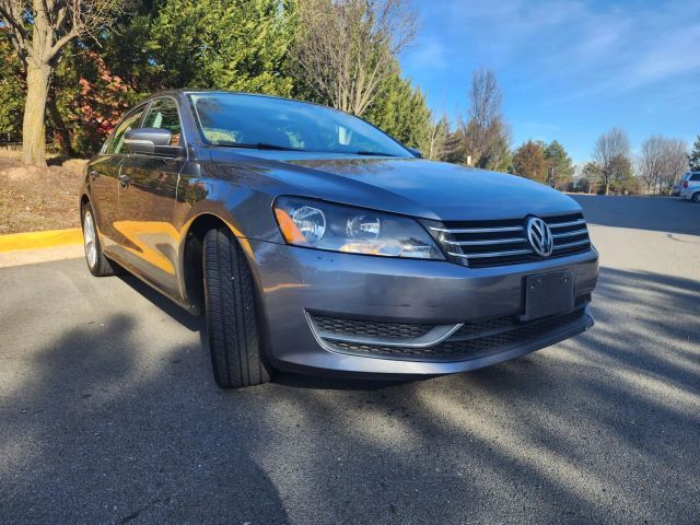 2014 Volkswagen Passat SE