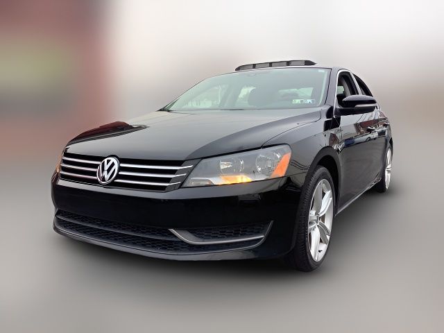 2014 Volkswagen Passat SE Navigation