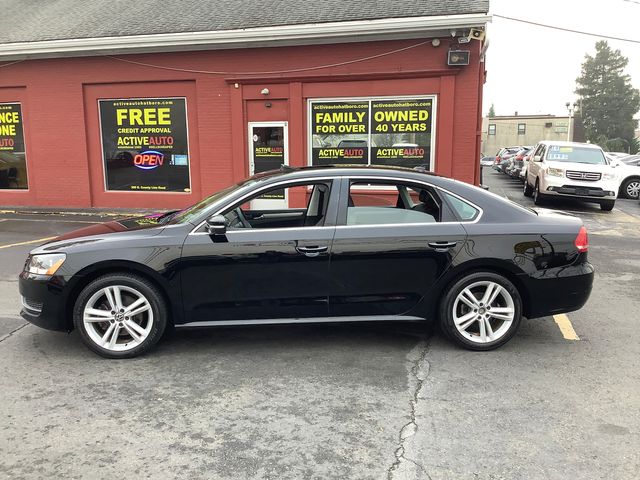 2014 Volkswagen Passat SE Navigation