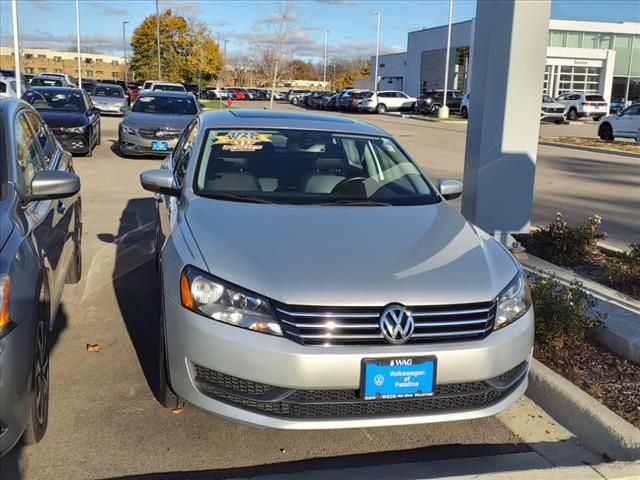 2014 Volkswagen Passat SE Navigation