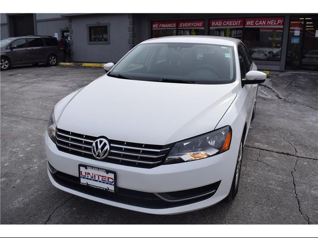 2014 Volkswagen Passat S Navigation