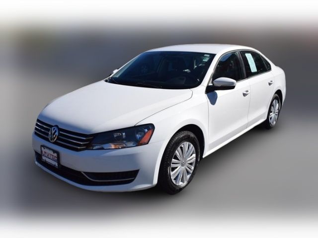 2014 Volkswagen Passat S Navigation