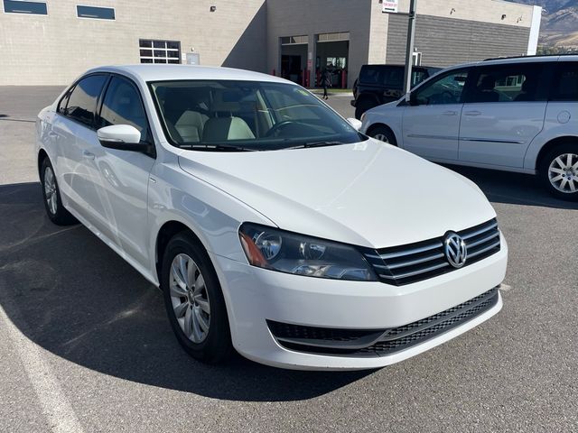 2014 Volkswagen Passat Wolfsburg Edition