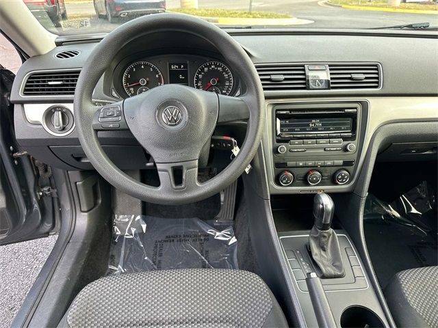 2014 Volkswagen Passat S