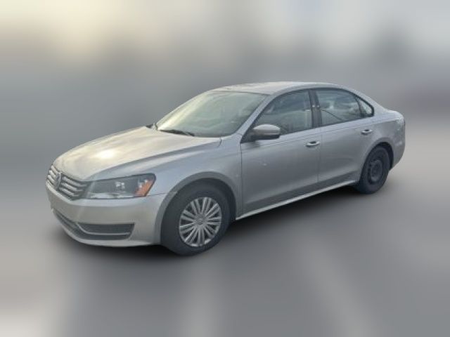 2014 Volkswagen Passat S Navigation