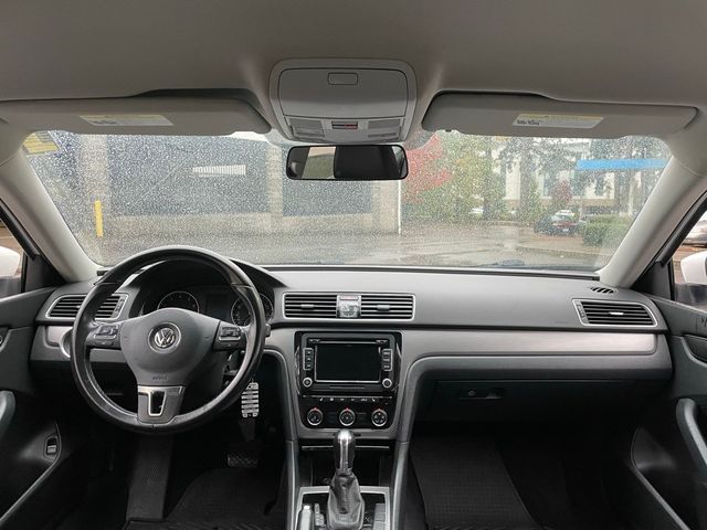 2014 Volkswagen Passat SE