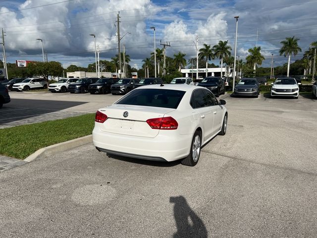 2014 Volkswagen Passat SE