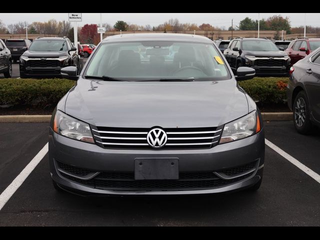 2014 Volkswagen Passat SE Navigation