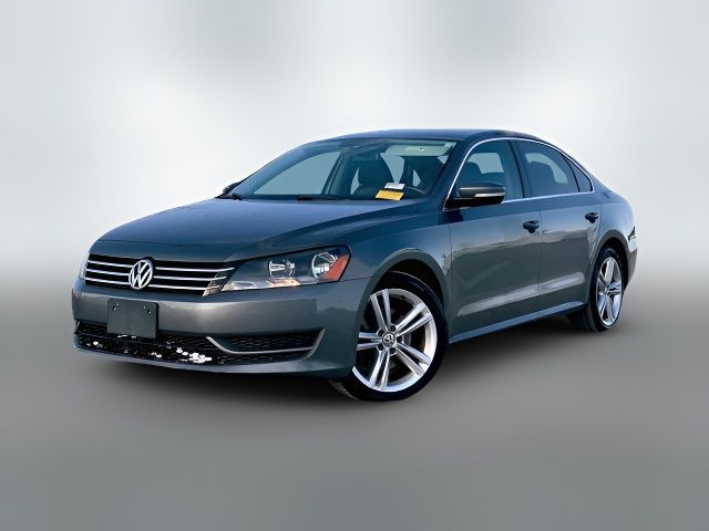 2014 Volkswagen Passat SE Navigation