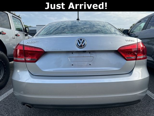 2014 Volkswagen Passat SE Navigation