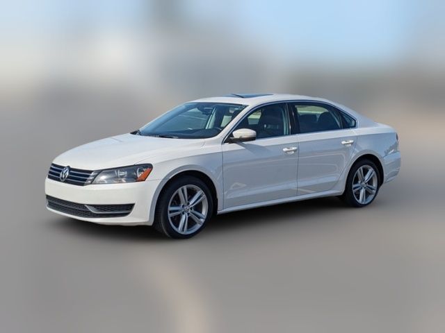 2014 Volkswagen Passat SE Navigation