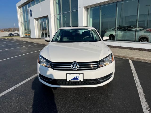 2014 Volkswagen Passat SE Navigation