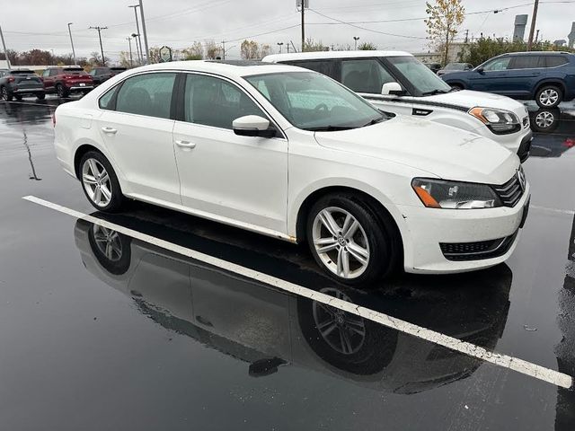 2014 Volkswagen Passat SE Navigation