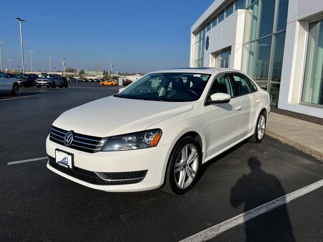 2014 Volkswagen Passat SE Navigation