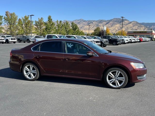 2014 Volkswagen Passat SE Navigation