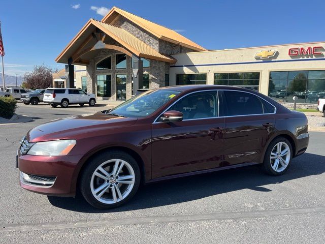 2014 Volkswagen Passat SE Navigation