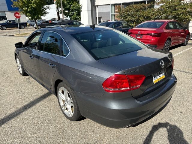 2014 Volkswagen Passat SE Navigation