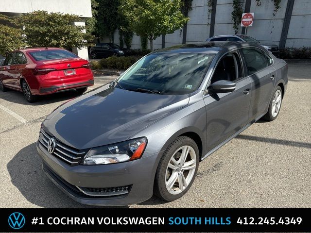 2014 Volkswagen Passat SE Navigation