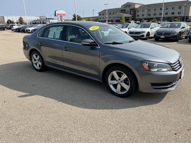 2014 Volkswagen Passat SE