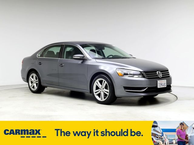 2014 Volkswagen Passat SE Navigation