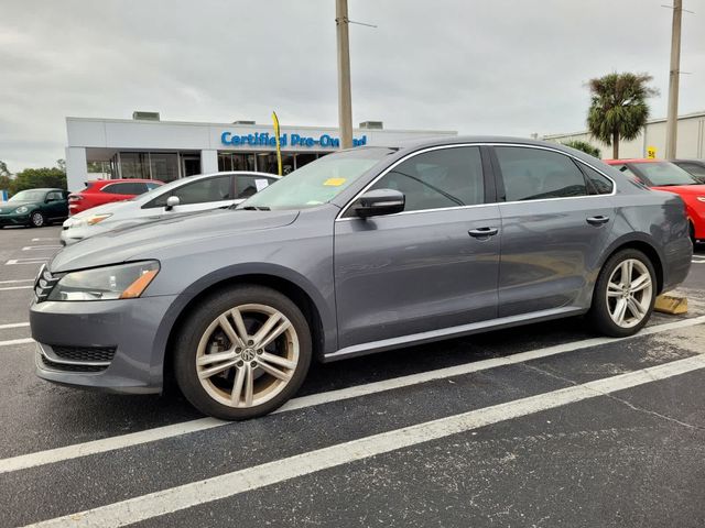 2014 Volkswagen Passat SE Navigation