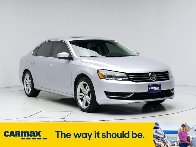 2014 Volkswagen Passat SE Navigation