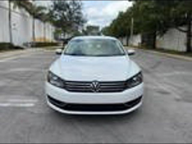 2014 Volkswagen Passat SE