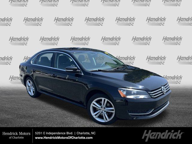 2014 Volkswagen Passat SE Navigation