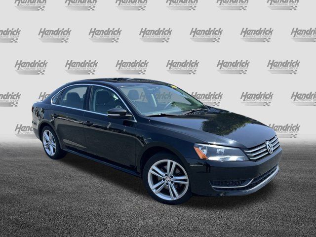 2014 Volkswagen Passat SE Navigation