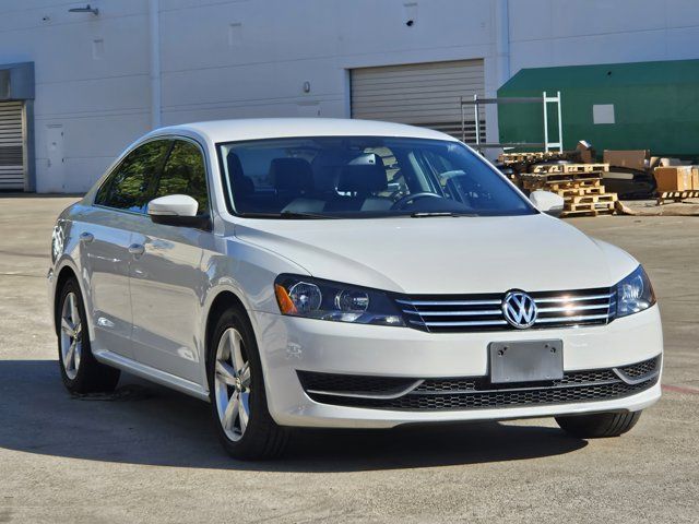 2014 Volkswagen Passat SE